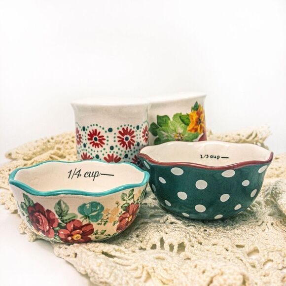 Pioneer Woman Shabby Chic Bundle: Salt & Pepper Shakers with Nesting Cups - Picture 2 of 8